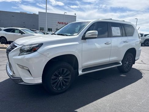 Used 2023 Lexus GX 460 Premium w/ Accessory Package AWD/4WD image 7
