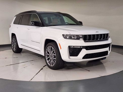 Used 2026 Jeep Grand Cherokee L Summit AWD/4WD image 7