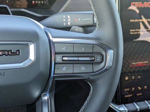 New 2026 GMC Acadia Denali w/ Super Cruise Package image 18