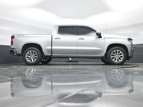 Used 2019 Chevrolet Silverado 1500 LTZ w/ LTZ Premium Package AWD/4WD image 39