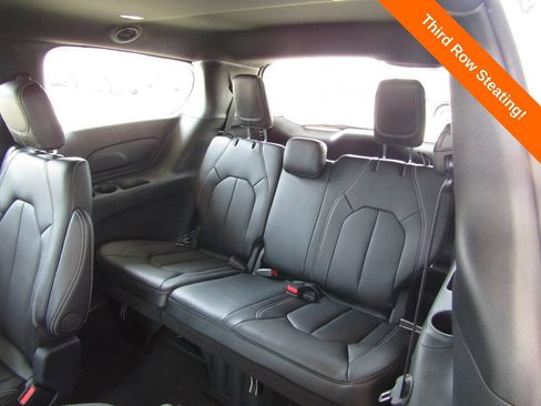 New 2027 Chrysler Pacifica Select AWD/4WD image 19