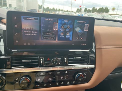 New 2026 Nissan Pathfinder Platinum image 17