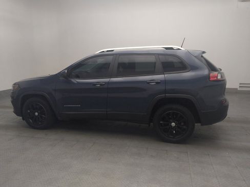 Used 2020 Jeep Cherokee Latitude FWD image 3