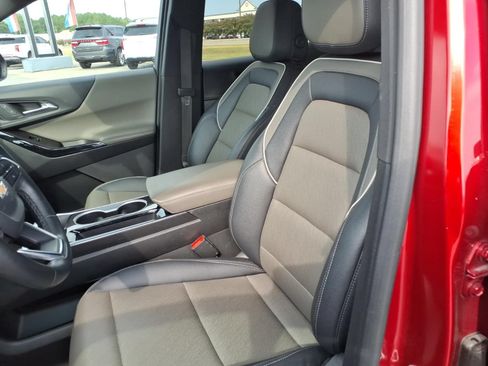 Used 2025 Chevrolet Equinox LT w/ Convenience Package II FWD image 16