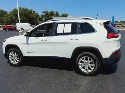 Used 2016 Jeep Cherokee Latitude w/ Comfort/Convenience Group AWD/4WD image 6