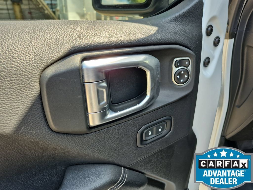 Used 2023 Jeep Gladiator Overland AWD/4WD image 25