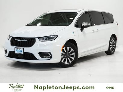 Used 2023 Chrysler Pacifica Limited