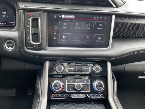 Used 2023 GMC Yukon Denali w/ Denali Reserve Package image 15