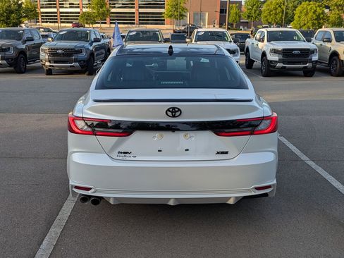 Used 2025 Toyota Camry XSE FWD image 5
