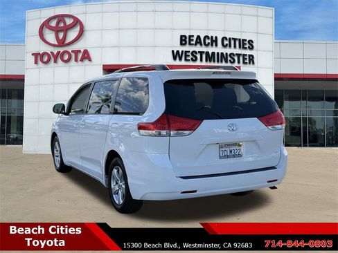 Used 2013 Toyota Sienna LE image 8