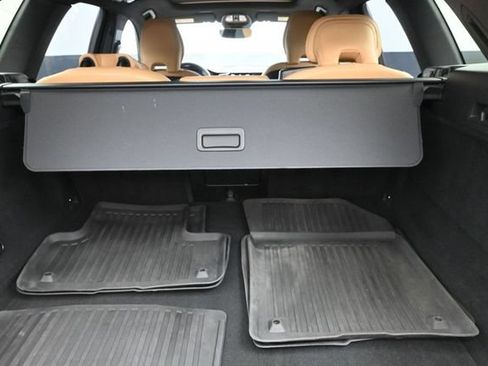 Used 2023 Volvo XC60 B5 Ultimate w/ Climate Package AWD/4WD image 32