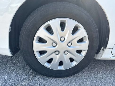 Used 2012 Toyota Camry LE image 17