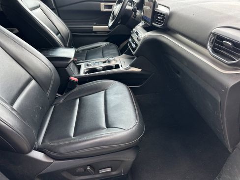 Used 2023 Ford Explorer XLT w/ Equipment Group 202A image 15