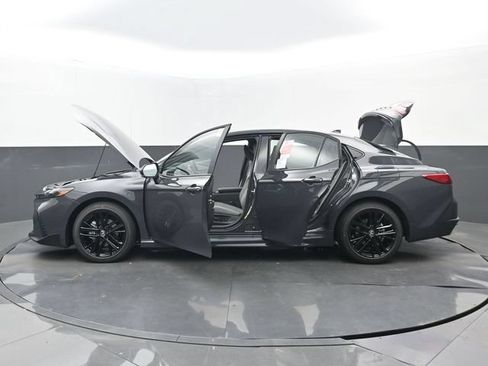 New 2026 Toyota Camry SE FWD image 32
