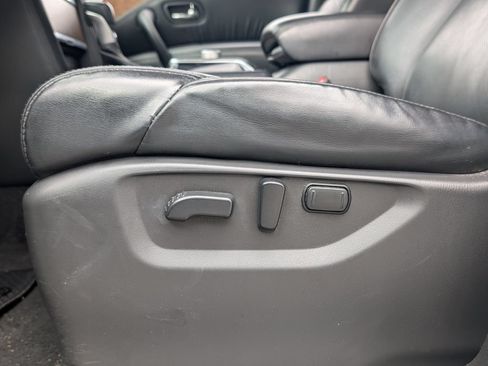 Used 2021 Nissan Armada SL w/ Captain's Chairs Package AWD/4WD image 10