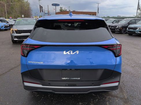 New 2026 Kia Sportage EX FWD image 6