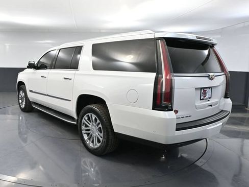 Used 2017 Cadillac Escalade ESV 4WD image 8