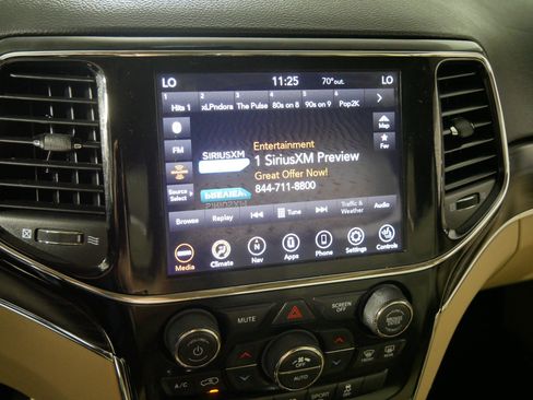 Used 2019 Jeep Grand Cherokee Limited AWD/4WD image 22