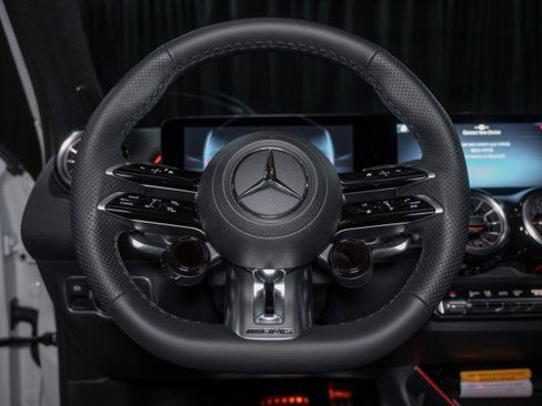 New 2026 Mercedes-Benz GLB 35 AMG 4MATIC image 21