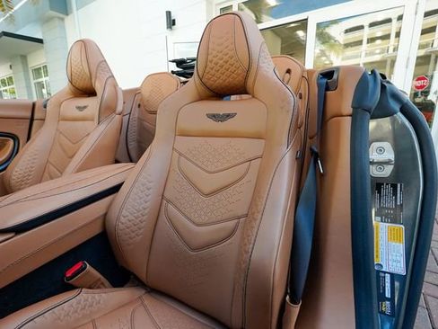 Used 2023 Aston Martin DBS Volante image 78