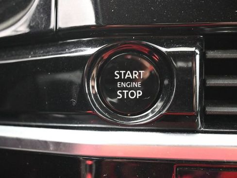 Used 2025 Nissan Pathfinder SV FWD image 22