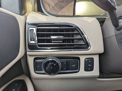 Used 2020 Lincoln Navigator L Reserve w/ Equipment Group 201A Reserve AWD/4WD image 31
