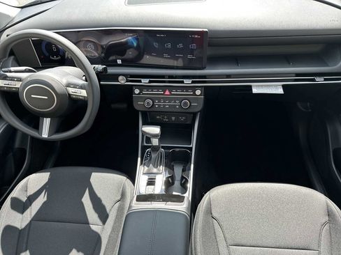 New 2026 Hyundai Tucson SE image 12