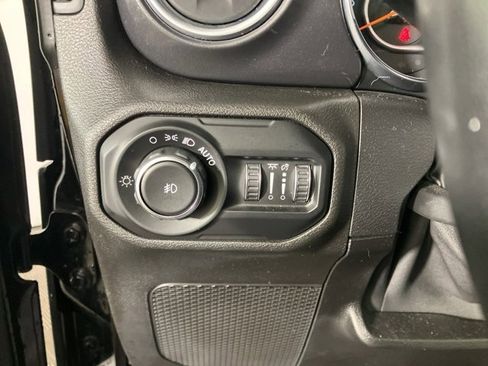 Used 2021 Jeep Wrangler Unlimited Sahara image 11