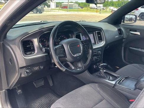 Used 2019 Dodge Charger SXT w/ Blacktop Package RWD image 14