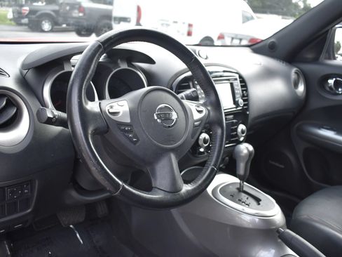 Used 2016 Nissan Juke SL FWD image 10