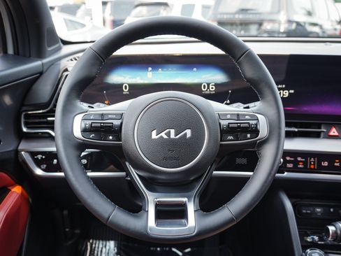 Used 2025 Kia Sportage SX FWD image 19