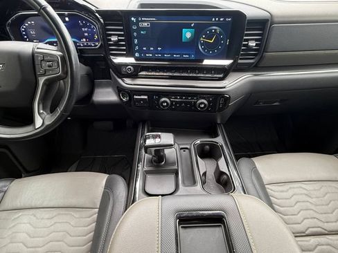 Used 2022 Chevrolet Silverado 1500 ZR2 w/ Technology Package AWD/4WD image 3
