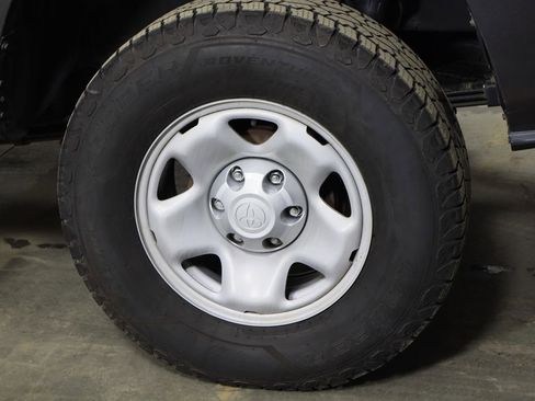 Used 2019 Toyota Tacoma SR image 34