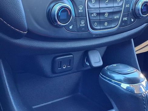 Certified 2020 Chevrolet Traverse LT image 15