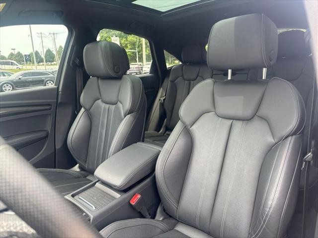 Used 2023 Audi SQ5 Prestige w/ Prestige Package AWD/4WD image 13