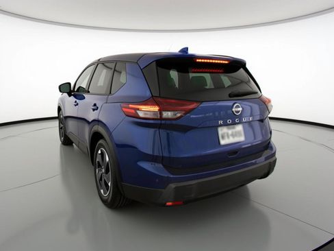 Used 2025 Nissan Rogue SV image 6