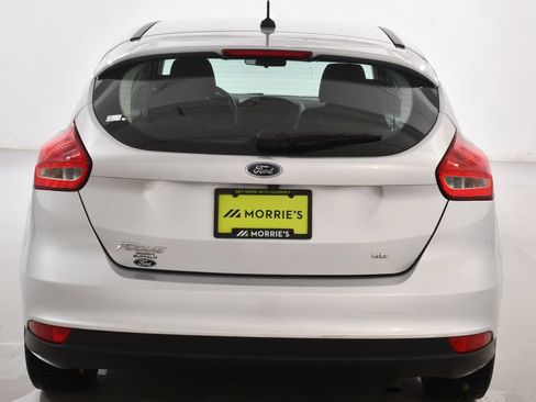 Used 2018 Ford Focus SE w/ Cold Weather Package FWD image 13