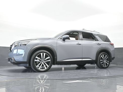 Used 2024 Nissan Pathfinder Platinum AWD/4WD image 60