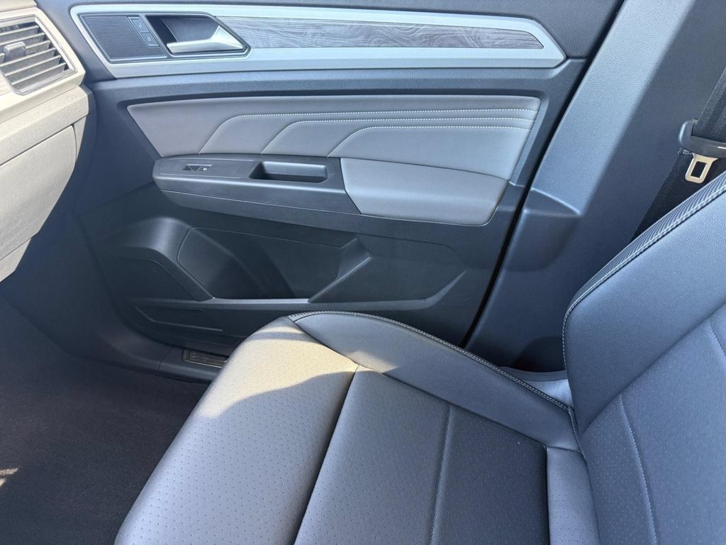 Used 2023 Volkswagen Atlas Cross Sport SE w/ Panoramic Sunroof Package AWD/4WD image 20