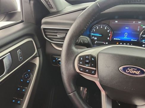 Used 2022 Ford Explorer XLT w/ Equipment Group 202A image 19