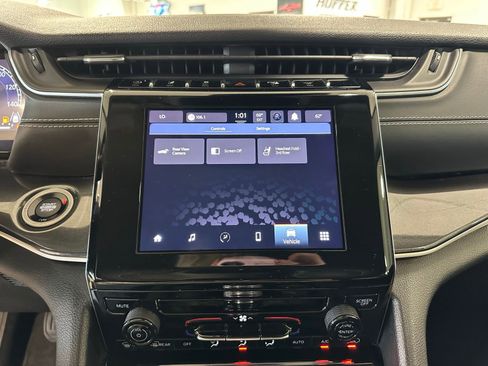 Used 2023 Jeep Grand Cherokee L Laredo image 27