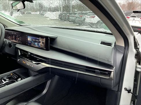 Certified 2025 Nissan Murano SV image 13