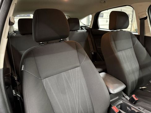 Used 2015 Ford Focus SE image 25