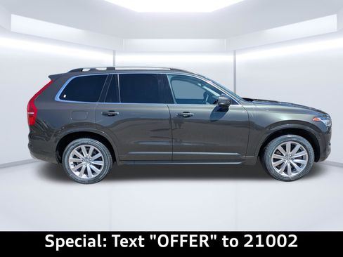 Used 2018 Volvo XC90 T6 Momentum w/ Momentum Plus Package image 2