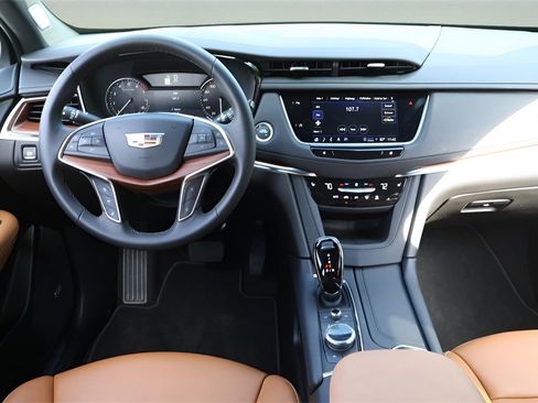 New 2025 Cadillac XT5 Premium Luxury image 15
