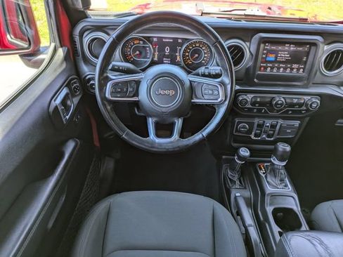 Used 2020 Jeep Wrangler Unlimited Sahara AWD/4WD image 17