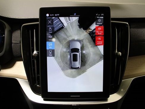 New 2025 Volvo XC90 T8 Plus w/ Protection Package Premier image 20