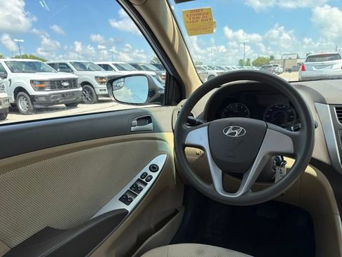 Used 2014 Hyundai Accent GLS FWD image 18