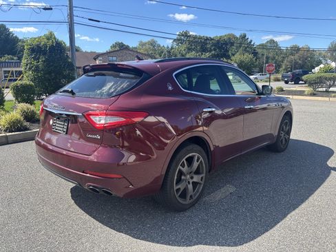 Used 2017 Maserati Levante w/ Sport Package AWD/4WD image 4
