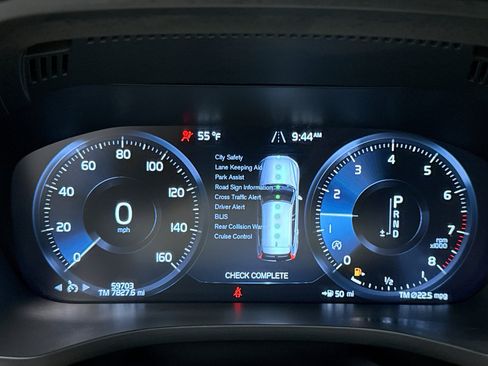 Used 2020 Volvo XC60 T5 Momentum w/ Protection Package image 13